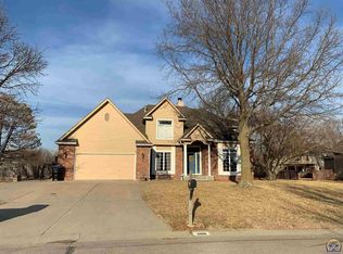 3918 SW King Arthurs Rd, Topeka, KS 66610