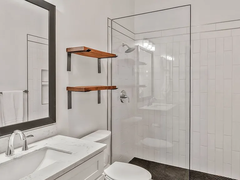 2407 8th Ave S #505 — Photo 37