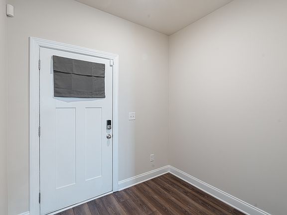5th image of 858 Longleaf Ln