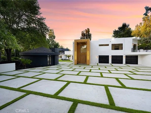 19237 Charles St, Tarzana, CA 91356
