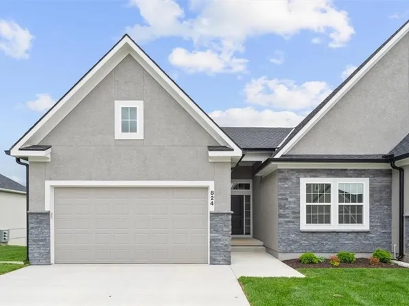 824 NE Algonquin St #A, Lees Summit, MO 64064