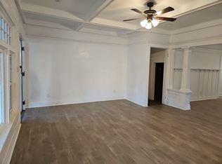 201 W 46th Street, Los Angeles, CA 90037