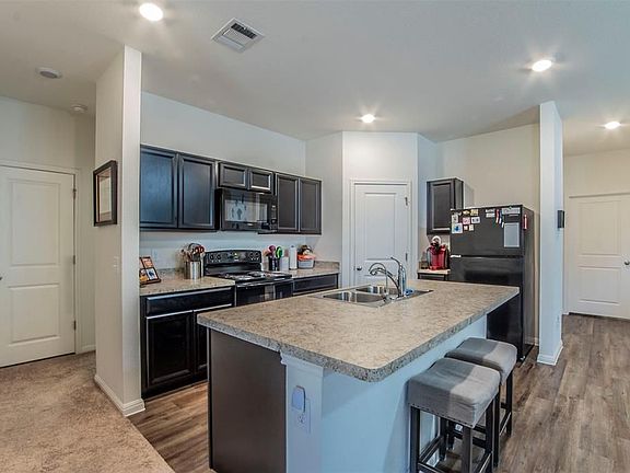 5th image of 298 Shiro Dr