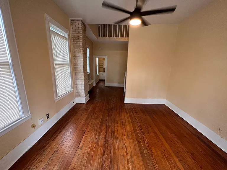 111 Adams St — Photo 12