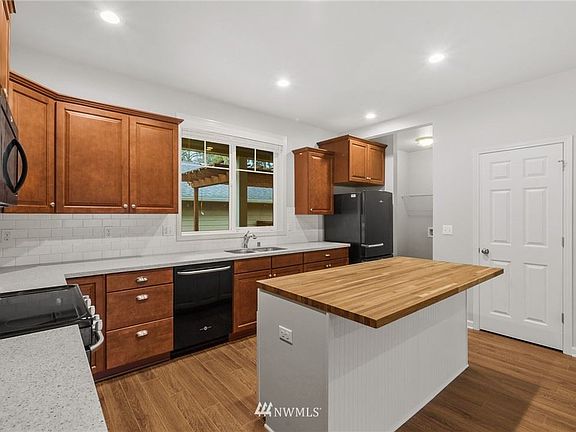 5th image of 16439 77th Avenue Ct E