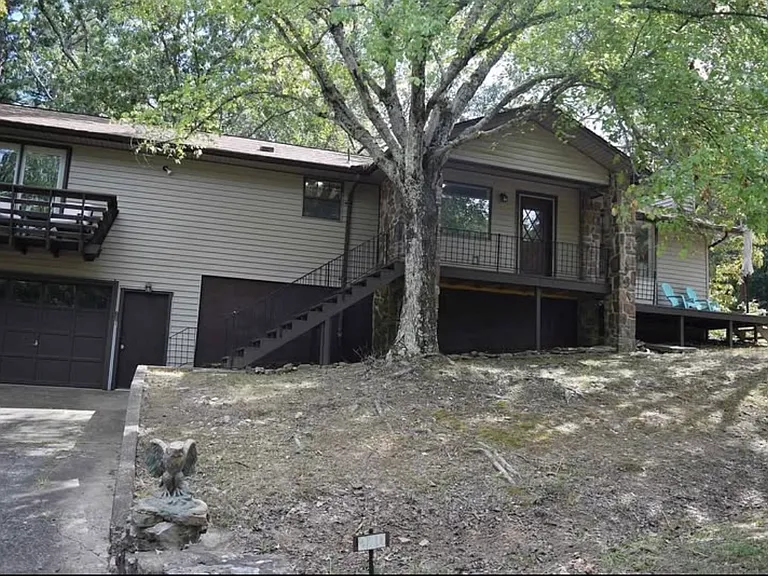 240 Pine Knot Rd — Photo 2