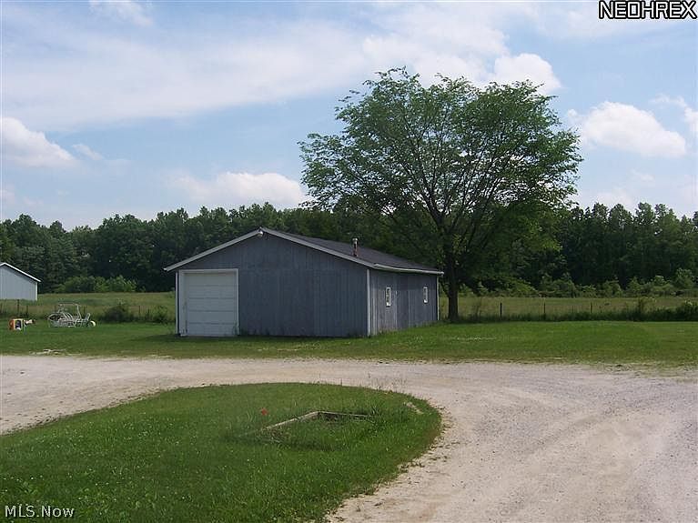 2nd image of 3944 Summit Rd #3946