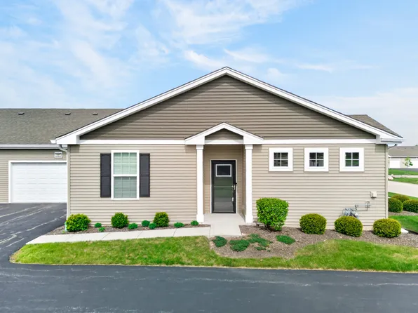 1021 Crestview Ln, Hampshire, IL 60140
