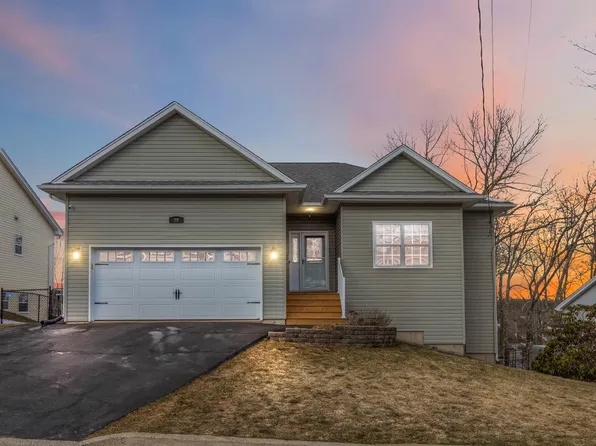 29 Baker Dr, Middle Sackville, NS B4E 1V2