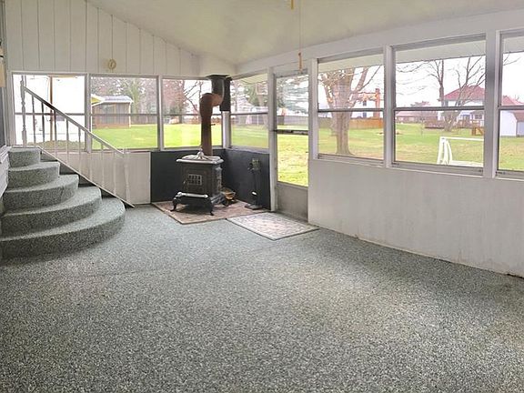5th image of 720 Norton Dr
