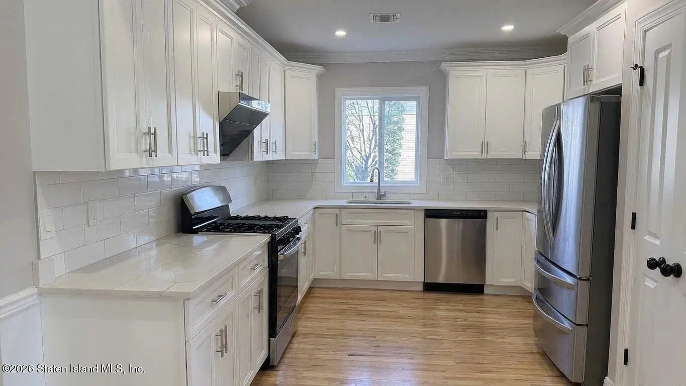 4 bed, 1.0 bath, 4172 sqft, $3,600 — Photo 4