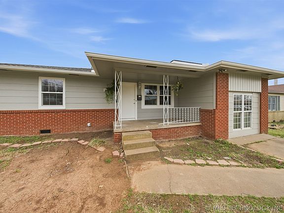 3rd image of 1441 E Cherry St