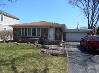 765 N Emroy Ave, Elmhurst, IL 60126