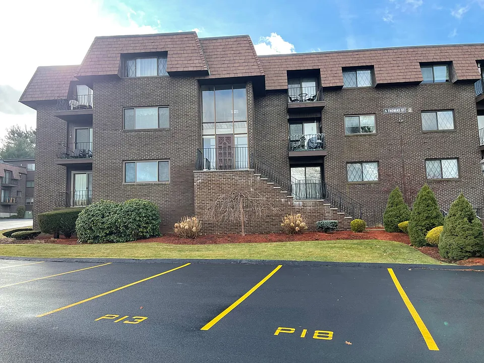 5 Thomas St #P18