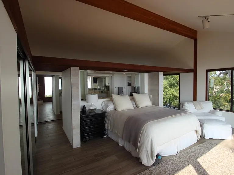 Master BR with View and fire place, King size Bed