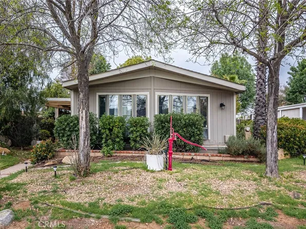 24860 Split Rail Rd, Wildomar, CA 92595