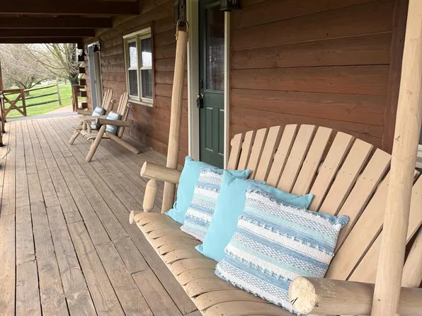 1570 Woodberry Rd, York, PA 17408