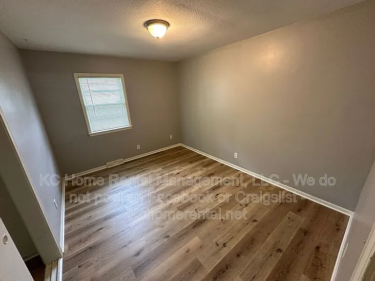 3028 N 71st St — Photo 18