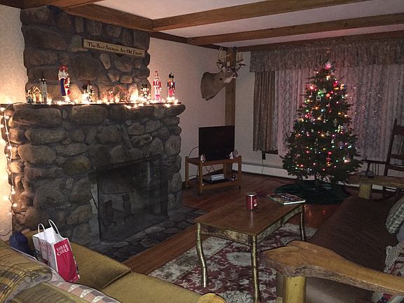  Fireplace main living room 