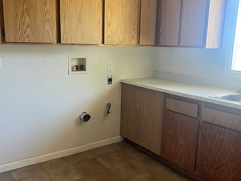 304 Palm Dr — Photo 21