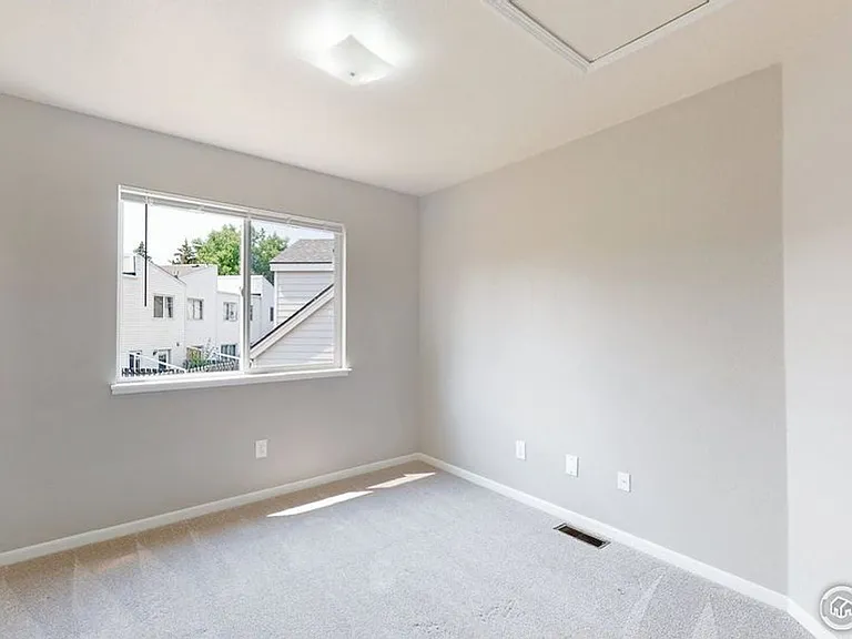 2900 Ross Dr #L35 — Photo 18