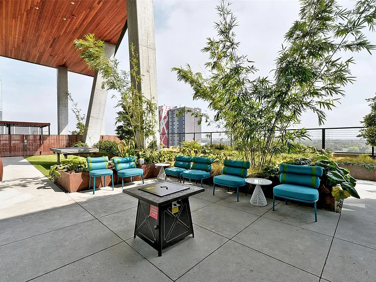 70 Rainey St #1306 — Photo 26