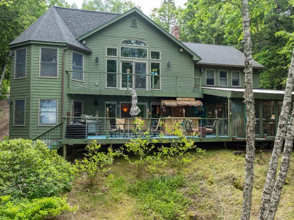 147 Spring Valley Road, Raymond, ME 04071