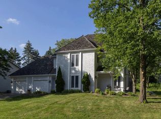 1943 Safari Trl, Eagan, MN 55122