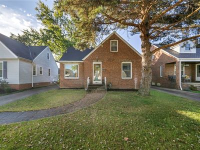 8017 Ackley Rd, Parma, OH, 44129