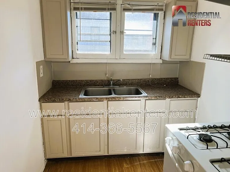3047 S Howell Ave #3 — Photo 9