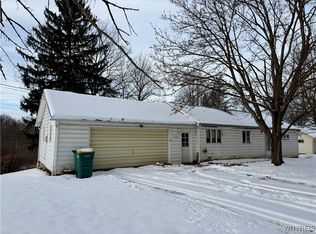 7166 S Abbott Rd, Hamburg, NY 14075