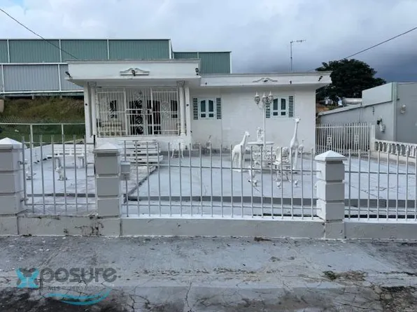 5 Avenida Country Clb, Camuy, PR 00627