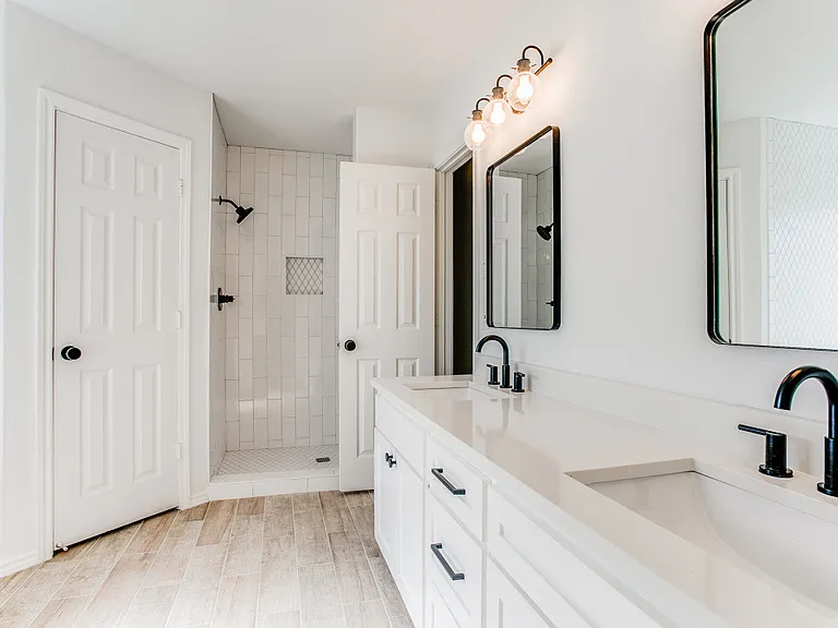 224 Blossom Ln — Photo 6