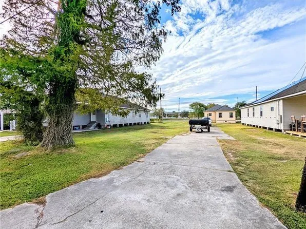 1907 Casa Calvo St, New Orleans, LA 70114