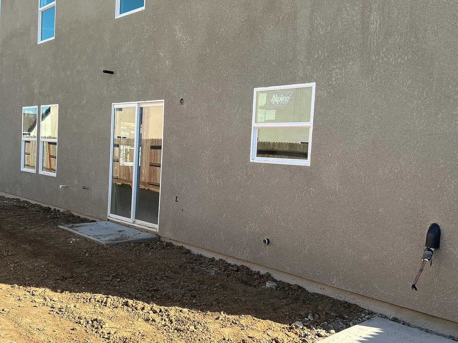 4 bed, 2550 sqft, $2,249 — Photo 3