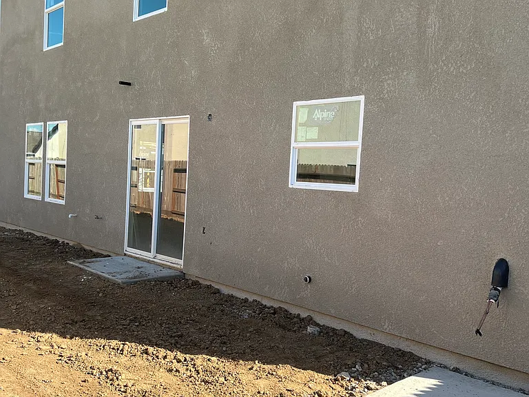 795 Tanner Ct — Photo 3