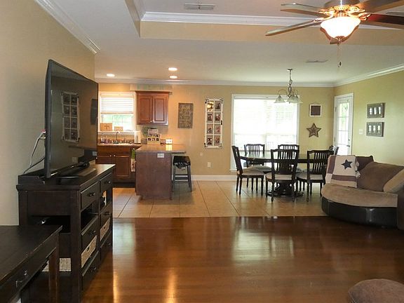 2nd image of 128 Wisteria Ln