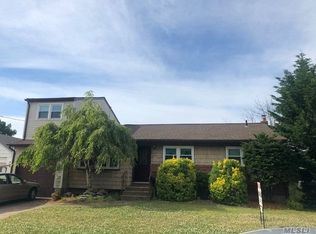 300 N Linden St, Massapequa, NY 11758