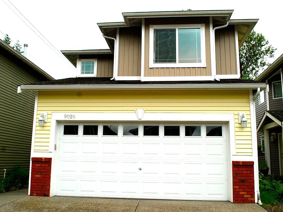 1st image of 9026 1st St NE