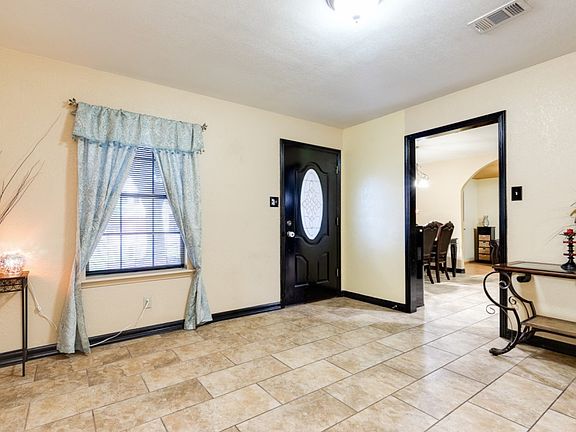 3rd image of 3009 Orange Ave