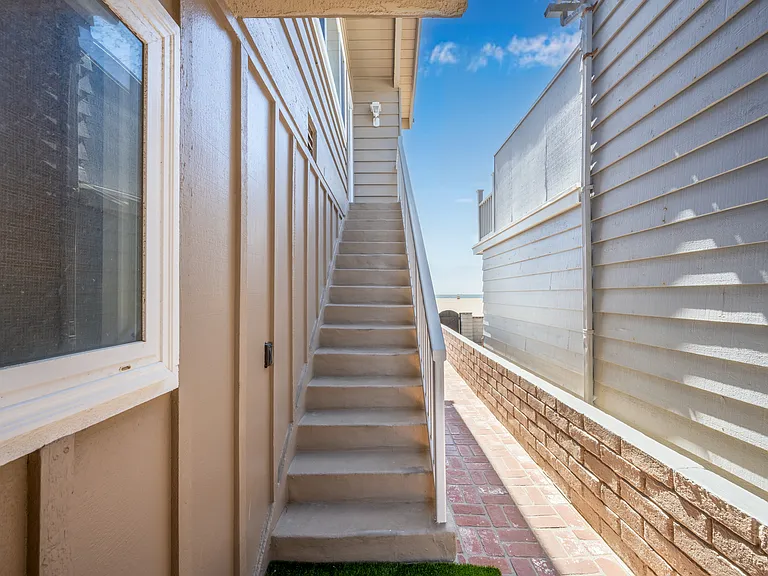 1706 W Oceanfront — Photo 58