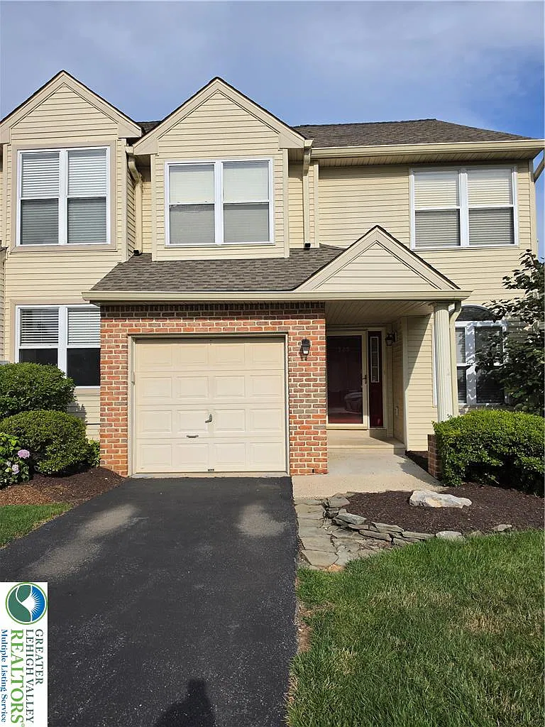 3 bed, 2.5 bath, 1658 sqft, $2,550 — Photo 1