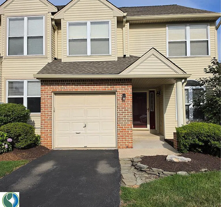 325 Oxford Pl #325