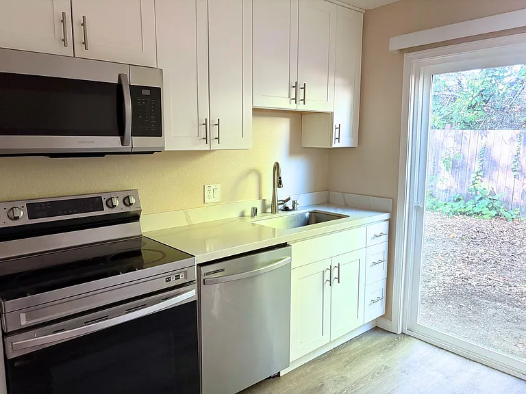 6123 Montecito Blvd #13-16 — Photo 2