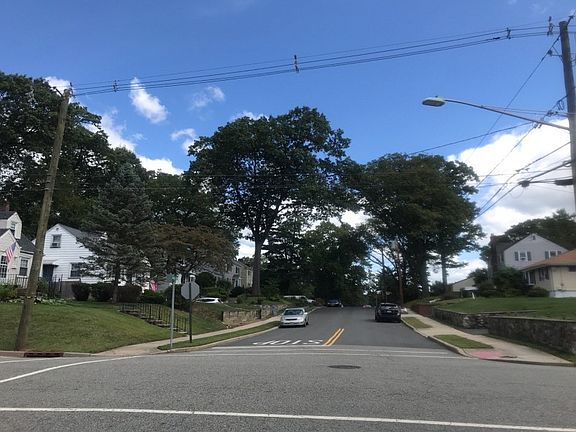 5th image of 115 Waldwick Ave