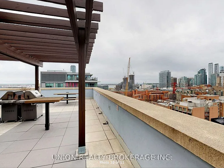230 King St E #1703 — Photo 11