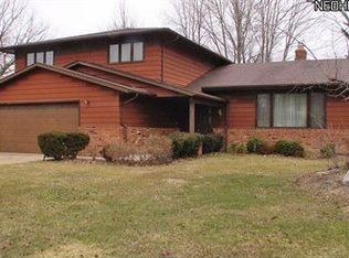 5569 Kilbourne Dr, Lyndhurst, OH