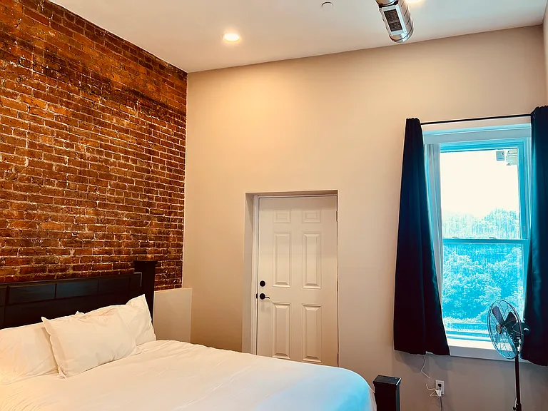 298 Main St #5 — Photo 12
