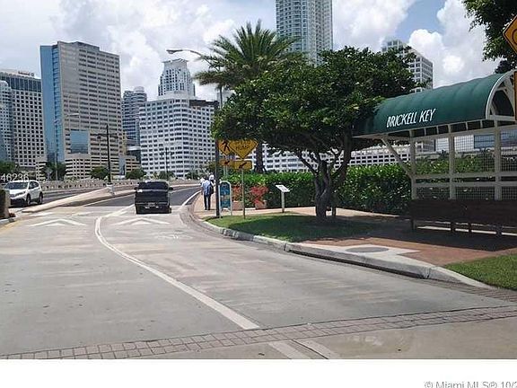 2nd image of 520 Brickell Key Dr APT A900