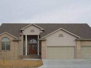1515 Meadow Rd, Grand Island, NE 68803